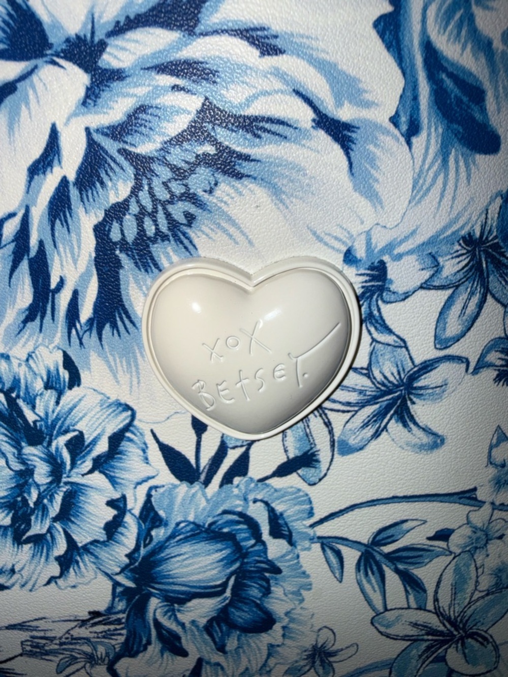 Betsey Johnson Blue and White Floral Scalloped Shoulder Tote - Picture 2 of 8